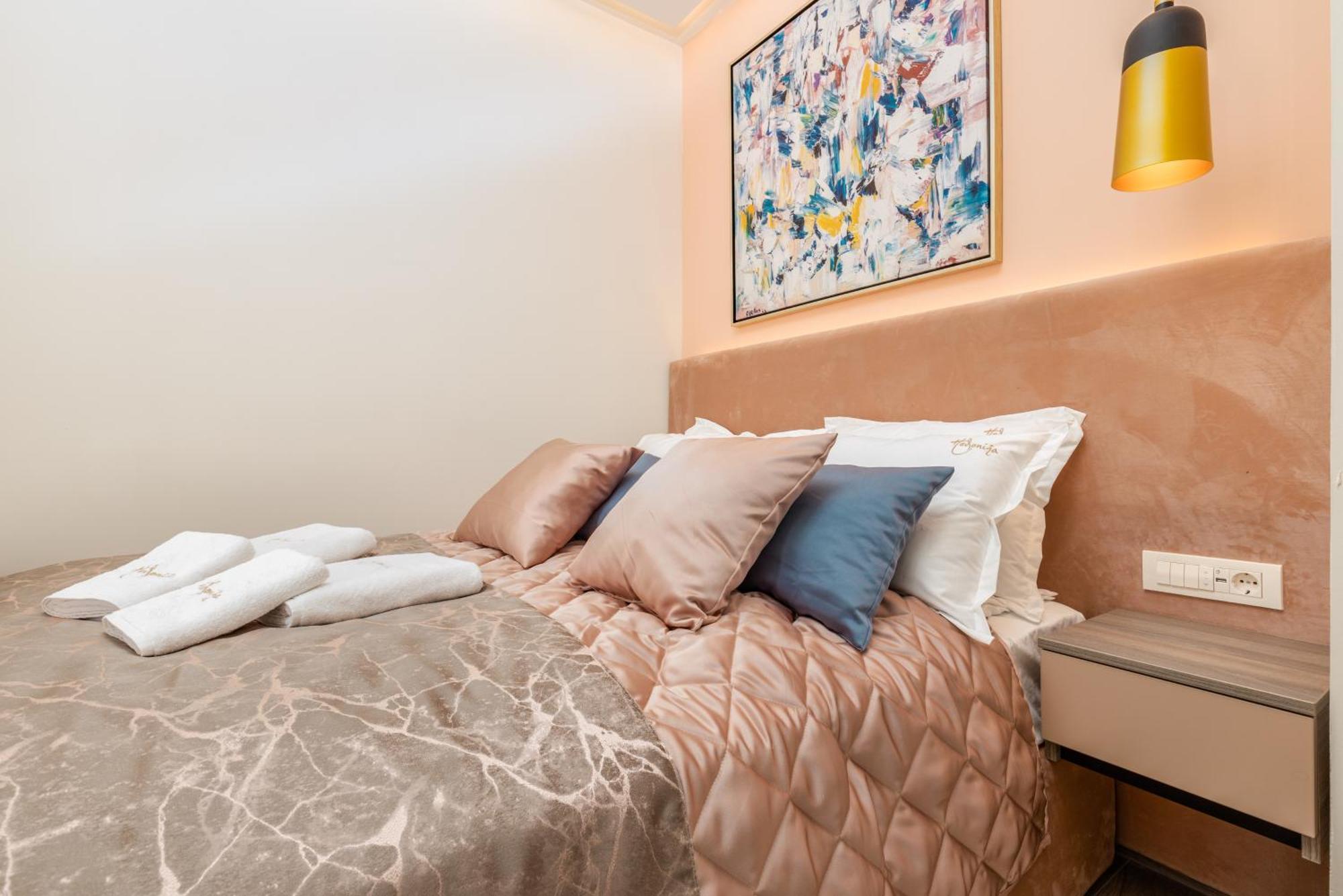 Hotel Vila Hedonija Herceg Novi Oda fotoğraf
