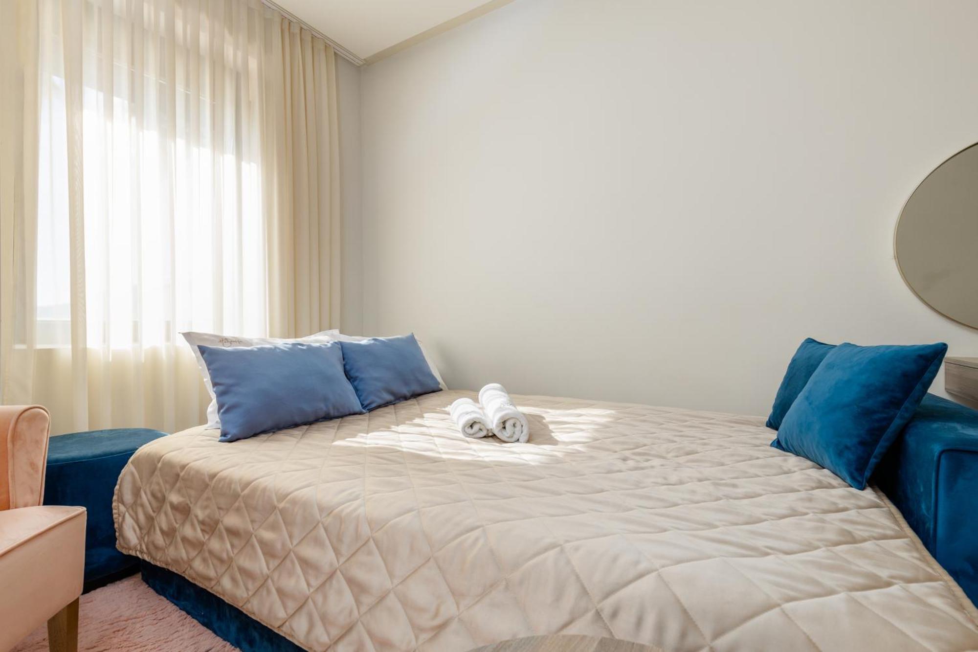 Hotel Vila Hedonija Herceg Novi Oda fotoğraf