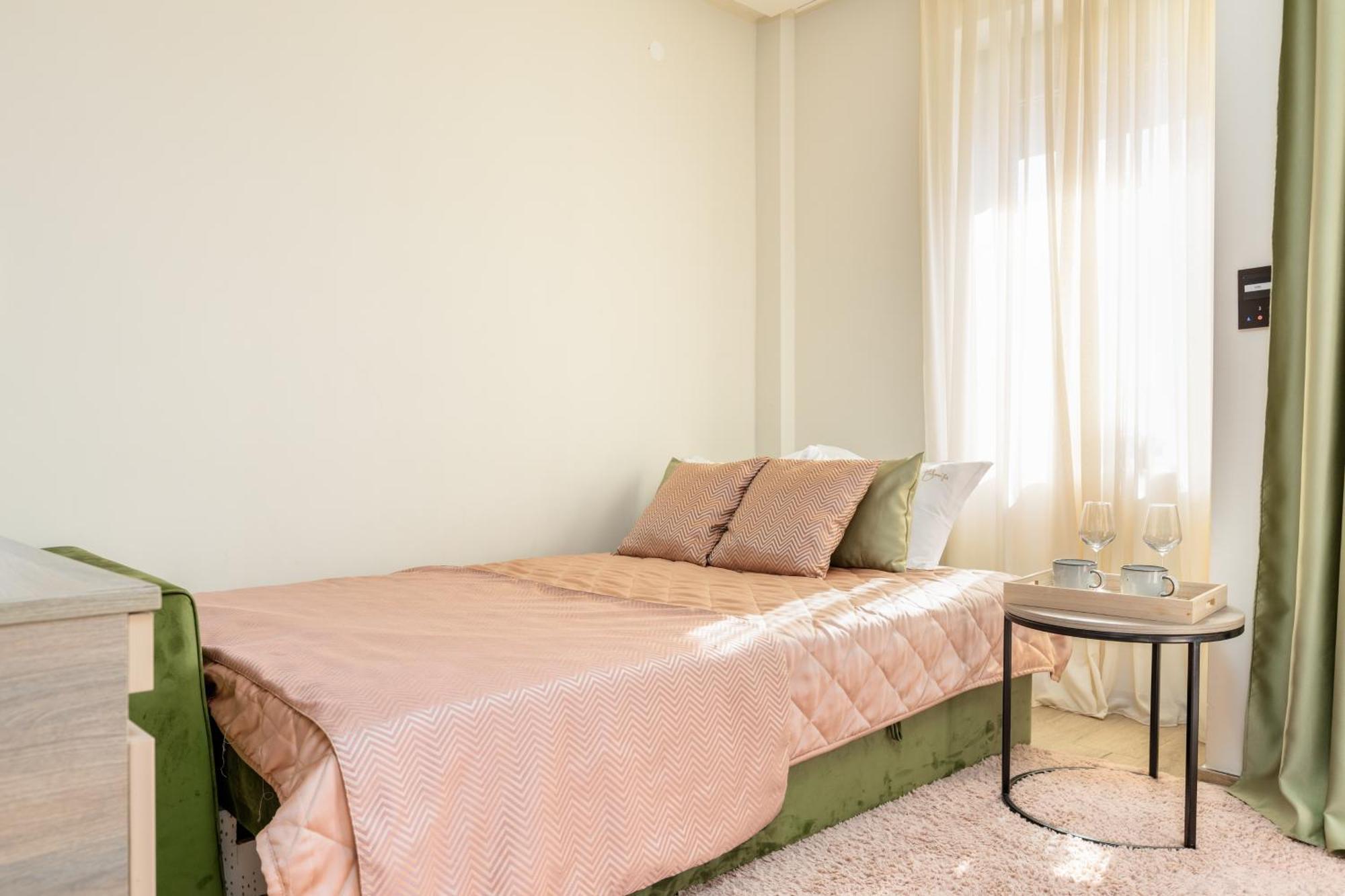 Hotel Vila Hedonija Herceg Novi Oda fotoğraf